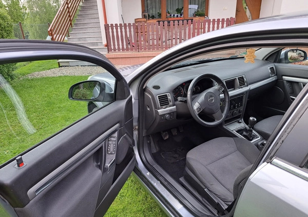 Opel Vectra cena 14500 przebieg: 225000, rok produkcji 2006 z Gorlice małe 56